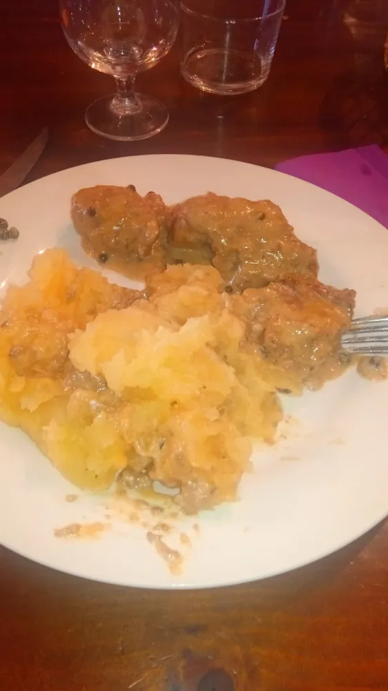 Civet de Sanglier Avec Écrasé de Pommes de Terre