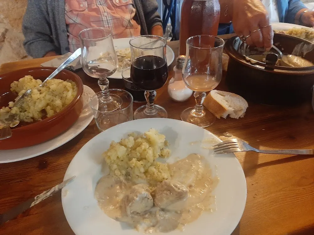 Daim Sauce Au Poivre Et Son Écrasé de Pomme de Terre